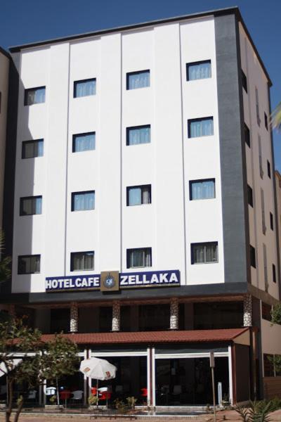 ZELLAKA hôtel&café Kourigha Exterior foto
